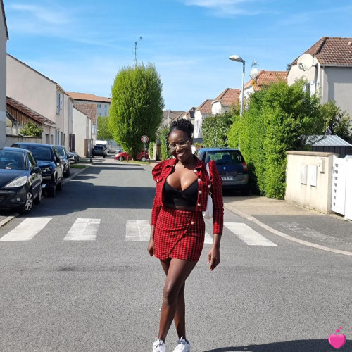 Photo de Juzinha, Femme 32 ans, de Combs-la-Ville ÃŽle-de-France