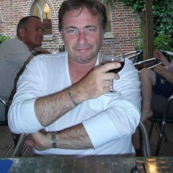 Photo de escravo75, Homme 69 ans, de Neuilly-sur-Seine Île-de-France
