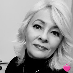 Photo de Marlúcia, Femme 52 ans, de Paris Île-de-France