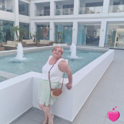 Photo de Cabral, Femme 61 ans, de Épernay Champagne-Ardenne