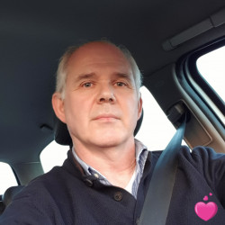 Foto de digitus, Homem 65 anos, de Maurepas Île-de-France