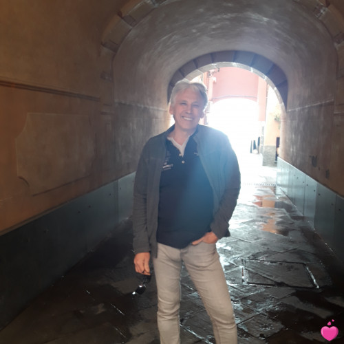 Foto de cercas, Homem 65 anos, de Pégomas Provence-Alpes-Côte-dʿAzur