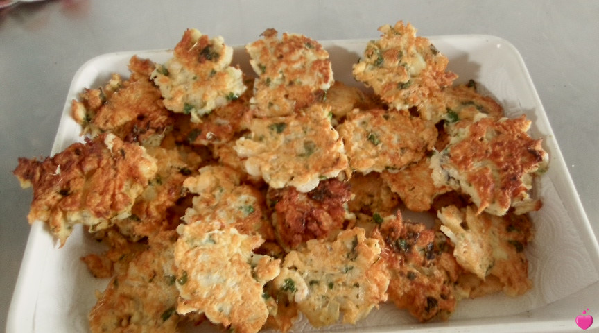 <p>pataniscas de bacalhau</p>