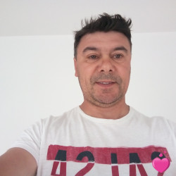 Photo de Orlando, Homme 48 ans, de Cannes Provence-Alpes-Côte-dʿAzur
