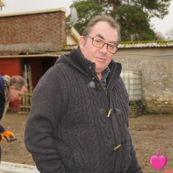 Photo de sérieux, Homme 69 ans, de Gaillon Haute-Normandie