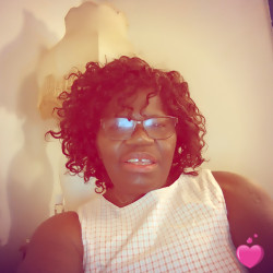 Foto de Marieth, Mulher 55 anos, de Lille Nord-Pas-de-Calais