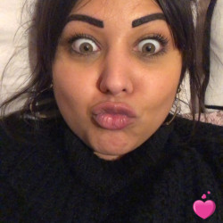 Photo de Kro, Femme 34 ans, de Neuville-sur-Saône Rhône-Alpes