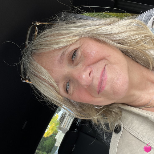 Photo de Isamildred, Femme 60 ans, de Palaiseau Île-de-France